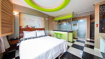 Yeosu King Pension Tel