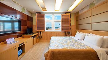 Yeosu King Pension Tel