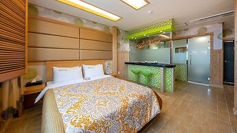 Yeosu King Pension Tel