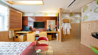 Yeosu King Pension Tel