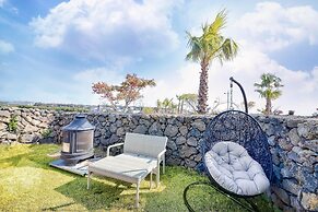 Seogwipo Dawa Pool Villa Pension