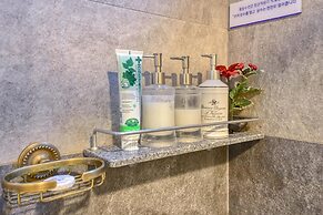 Seogwipo Dawa Pool Villa Pension