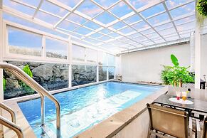 Seogwipo Dawa Pool Villa Pension