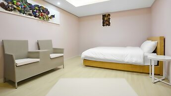Seogwipo Daepyeong Olleh Pension