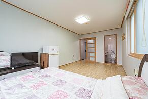 Samcheok Sol Beach Pension