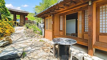 Gyeongju Seokgulam Pension