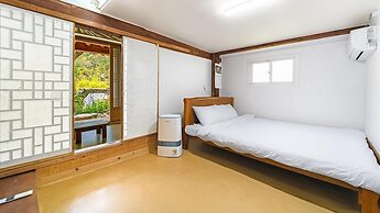 Gyeongju Seokgulam Pension