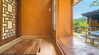 Gyeongju Seokgulam Pension