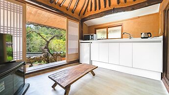 Gyeongju Seokgulam Pension