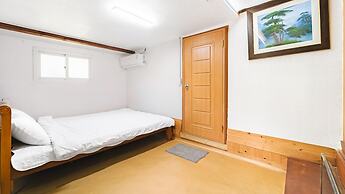 Gyeongju Seokgulam Pension