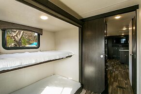 Gangneung Wow Park Caravan