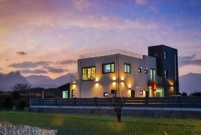 Sokcho Lasso Pool Villa Pension