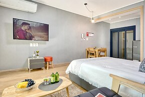 Sokcho Lasso Pool Villa Pension