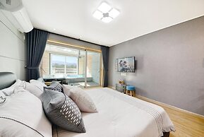 Sokcho Lasso Pool Villa Pension