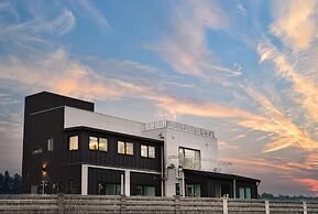 Sokcho Lasso Pool Villa Pension