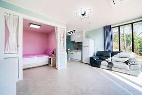 Gyeongju Hyu Plus Pension