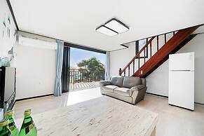 Gyeongju Hyu Plus Pension