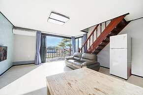 Gyeongju Hyu Plus Pension