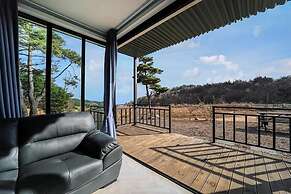 Gyeongju Hyu Plus Pension