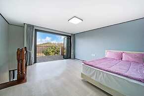 Gyeongju Hyu Plus Pension