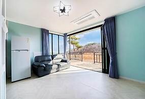 Gyeongju Hyu Plus Pension