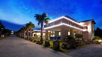 Seogwipo Sungsan Golden Village Pension