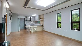 Seogwipo Sungsan Golden Village Pension