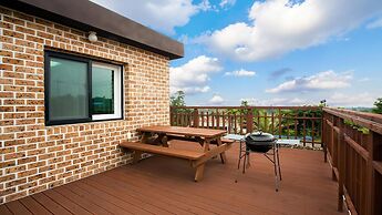 Seogwipo Sungsan Golden Village Pension