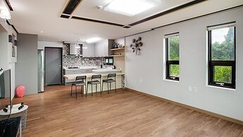 Seogwipo Sungsan Golden Village Pension