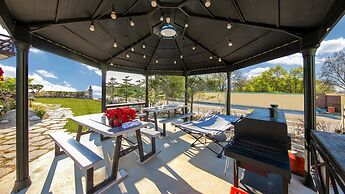 Gosung Christmas Pension