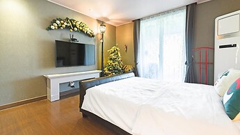 Gosung Christmas Pension