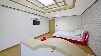 Tongyoung Macaio Pension