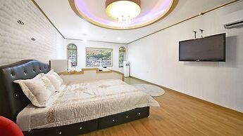 Tongyoung Macaio Pension