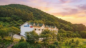 Tongyoung Macaio Pension