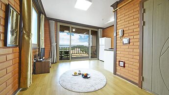 Yeosu Hwangto Pension