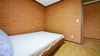 Yeosu Hwangto Pension