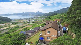 Yeosu Hwangto Pension