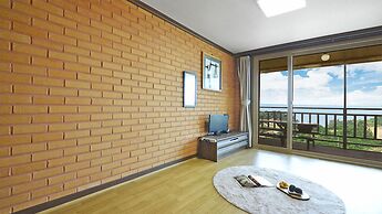 Yeosu Hwangto Pension