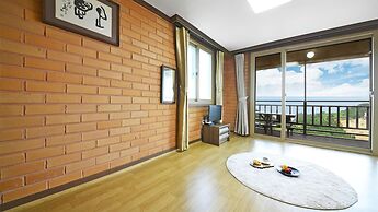 Yeosu Hwangto Pension