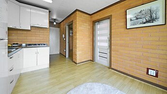 Yeosu Hwangto Pension