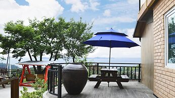 Yeosu Hwangto Pension