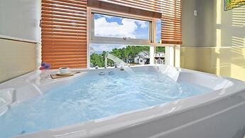 Janghohang J Story Spa Pension