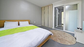 Janghohang J Story Spa Pension