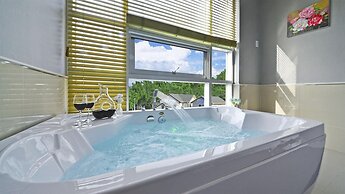 Janghohang J Story Spa Pension