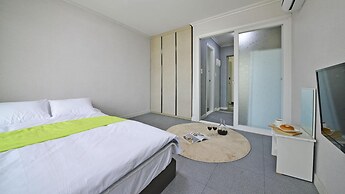 Janghohang J Story Spa Pension