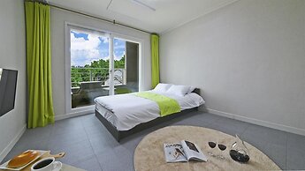 Janghohang J Story Spa Pension