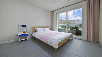 Janghohang J Story Spa Pension