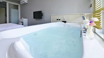 Janghohang J Story Spa Pension