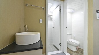 Janghohang J Story Spa Pension