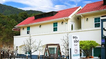 Gapyeong Jayeonharmony Pension